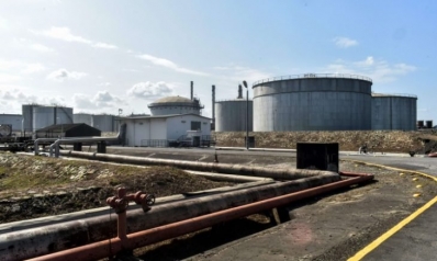 ماذا يعني لاقتصاد العالم أن يكون سعر برميل النفط 50 دولارا؟