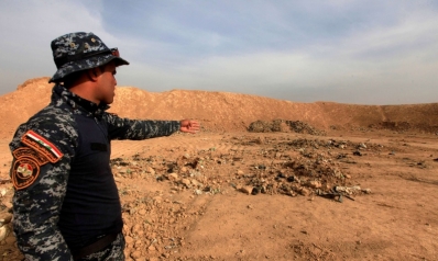 تدهور الأوضاع الأمنية في الشارع الموصلي يدفع العوائل إلى النزوح تدهور الأوضاع الأمنية في الشارع الموصلي يدفع العوائل إلى النزوح