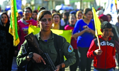 نُذر معركة بين الأكراد وتركيا و «قسد» تجمّد هجومها على «داعش» نُذر معركة بين الأكراد وتركيا و «قسد» تجمّد هجومها على «داعش»