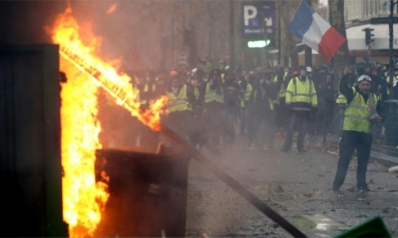 باريس تحترق