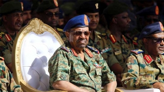 السودان: الرئيس الذي لم يعد يجد شيئا يبيعه!