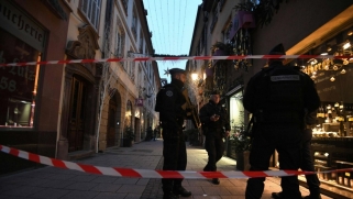 فرنسا ترفع مستوى التأهب الأمني بعد هجوم ستراسبورغ