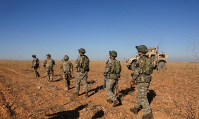 الجيش الأميركي يبدأ سحب معداته من سوريا