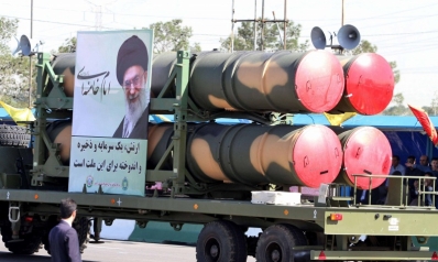فرنسا تطالب إيران بوقف أنشطة الصواريخ الباليستية