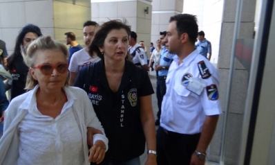 صحفية تركية مسجونة مدى الحياة تواجه السجن لـ6 سنوات إضافية