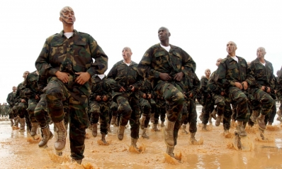 الإسلاميون يخططون لتشكيل قوة موازية للجيش الليبي