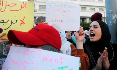 حراك الجزائر.. بين خياري الترقب والعودة للشارع