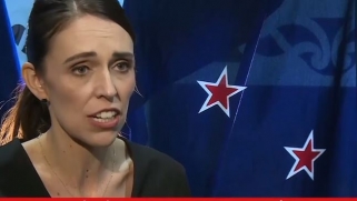 رئيسة وزراء نيوزيلندا للجزيرة: نريد أن يشعر المسلمون بالأمان وسنبث الأذان مباشرة