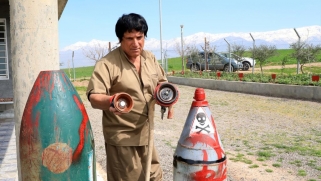 عراقي يكرس حياته لإزالة الألغام الحدودية