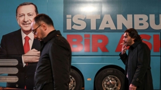 الهزيمة الانتخابية والأزمة الاقتصادية تعيدان أردوغان إلى قضية خاشقجي