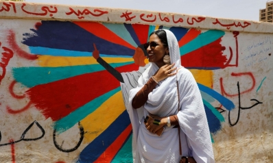 “أيقونة” السودان تؤيد استمرار الحراك الشعبي لتعزيز الحكم المدني