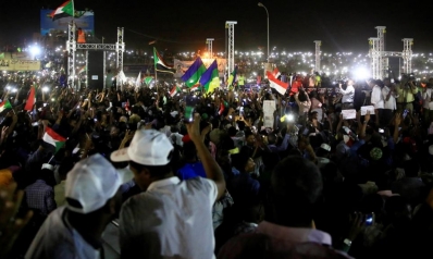 بينها إبعاد 3 من المجلس العسكري.. الحراك السوداني يشترط للحوار