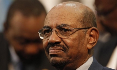 بعد غسل الأموال والإتجار بالعملة.. اتهامات للبشير بقتل المتظاهرين بعد غسل الأموال والإتجار بالعملة.. اتهامات للبشير بقتل المتظاهرين