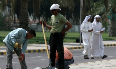 الكويت تعالج اختلالات أوضاعها المالية بالتضييق على الوافدين