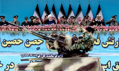 إيران تهدد الولايات المتحدة بإغراق سفنها بأسلحة سرية