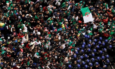 لعبة المستتر والمكشوف: الإعلام والحراك الجزائري