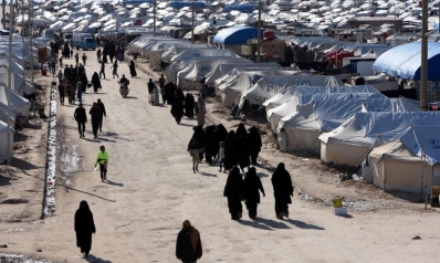 خروج مئات النساء والأطفال من مخيم الهول المخصص لعائلات تنظيم الدولة بسوريا