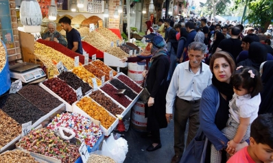 كيف يتعايش الإيرانيون مع المصاعب الاقتصادية المتزايدة؟