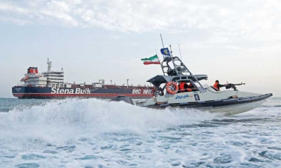 إيران تستعرض قوتها في الخليج… وبريطانيا تدرس خيارات الرد