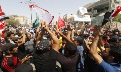 تظاهرات العراق: تمديد حظر التجوال في البصرة… وكرّ وفرّ في بغداد