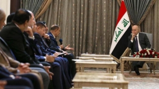 مع استمرار المظاهرات لليوم العاشر.. الرئيس العراقي يؤكد قرب الإعلان عن قانون للانتخابات