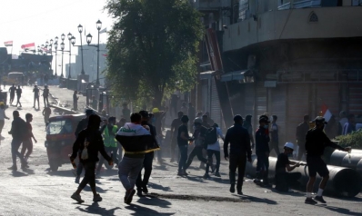 احتجاجات العراق.. مقتل متظاهرين قرب البنك المركزي والسيستاني يطالب بتعجيل الإصلاحات