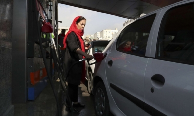 رفع أسعار الوقود يفجر غضب الايرانيين