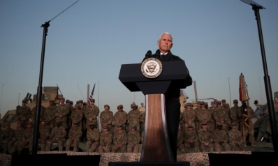 نائب الرئيس الأميركي يزور قواته والأكراد بالعراق ويستثني مسؤولي بغداد