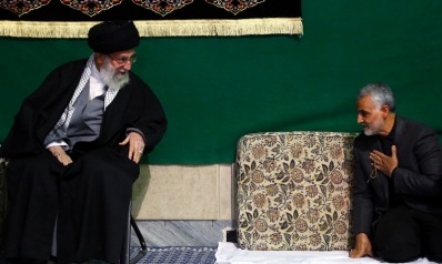 خامنئي والحرس الثوري الإيراني.. من يحتمي بالآخر؟