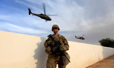 مقتل أميركي بهجوم صاروخي في العراق ينذر برفع منسوب التوتر مع ايران