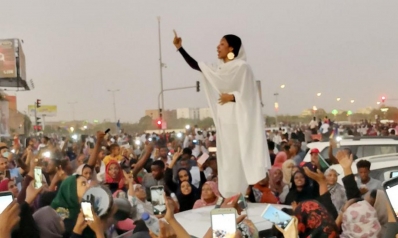 ثقافة التظاهر وسمت العام 2019… والمثقفون العرب بين الفعل والتنظير