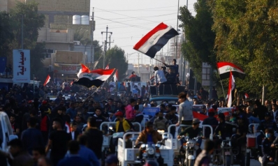 العراق.. المتظاهرون بالساحات والسيستاني يحذر من التدخل في اختيار الحكومة