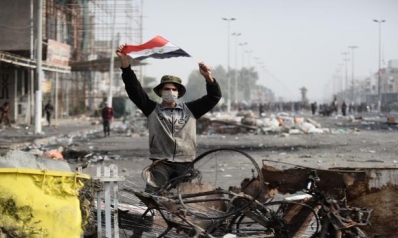 متظاهرون عراقيون يحرقون مقرات لمليشيات وأحزاب في ذي قار