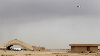 العراق.. مقتل متعاقد أميركي وجرح عسكريين في قصف على قاعدة بكركوك