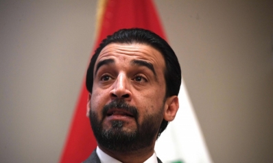 انتفاضة العراق تتطلع إلى حل البرلمان بعد إقالة الحكومة