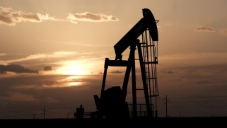 كورونا يخلط الأوراق بسوق النفط.. هذه توقعات أسعار الخام في 2020