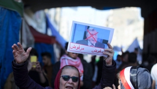 علاوي يعرض على نشطاء الاحتجاجات مناصب وزارية لتهدئة التظاهرات