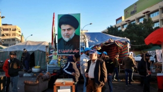 أنصار الصدر و”القبعات الزرقاء” يشعلان الشارع العراقي مجددا