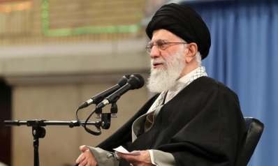 خامنئي يدعو الإيرانيين لمشاركة مكثفة في الانتخابات البرلمانية