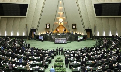 صلاحيات البرلمان الإيراني بين المصادرة والرسم