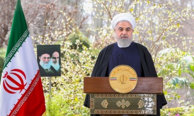 روحاني يترك المكابرة ويطالب الأميركيين برفع العقوبات