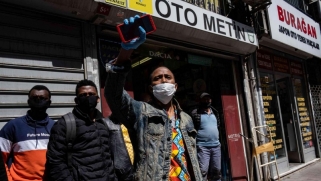 تفاقم مأساة المهاجرين الأفارقة بإسطنبول في ظل تفشي وباء كورونا