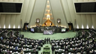 إصلاحيو إيران ومحافظوها والانقسام على السلطة