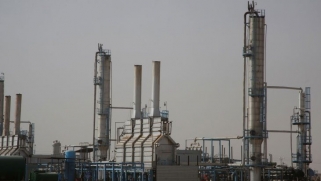 العراق يتوصل إلى اتفاق مع شركات نفط كبرى على خفض الإنتاج