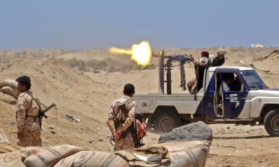 أجندات متضاربة للحكومة اليمنية تفجر الوضع عسكريا في أبين