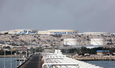 هبوط صادرات النفط الإيرانية إلى مستوىً قياسيٍ منخفض