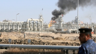 العراق يؤكد التزامه بخفض إنتاج النفط ويسعى للاكتفاء الذاتي من الغاز
