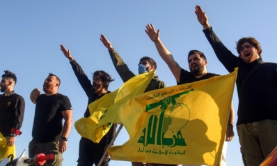 بالترغيب والترهيب حزب الله يجند الشباب اللبناني