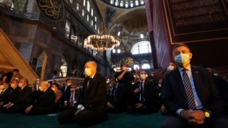 بالصلاة في آيا صوفيا.. أردوغان يحقق حلما عزيزا طالما راوده
