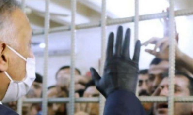 الكاظمي يزور سجنا ببغداد للتأكد من خلوه من المتظاهرين